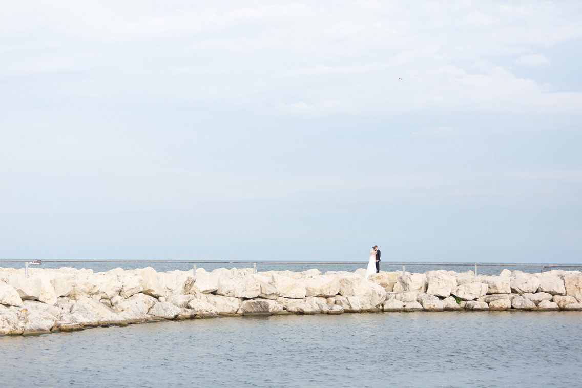Best Milwaukee Locations for Family and Wedding Photos